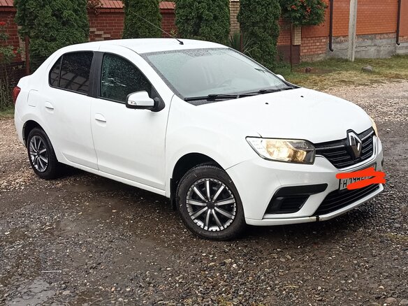 2021 Renault Logan II Рестайлинг, белый, 950000 рублей - вид 1