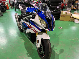 2017 BMW S 1000 RR, белый, 1550000 рублей, вид 4