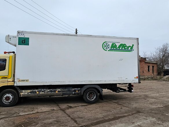 2000 Mercedes-Benz Atego, жёлтый, 2350000 рублей - вид 5