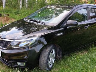 2017 Kia Rio III Рестайлинг, чёрный, 900000 рублей, вид 2