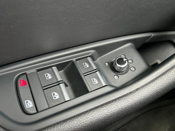 2018 Audi A4 ultra V (B9), чёрный, 2490000 рублей - вид 13
