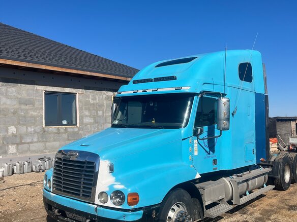 2009 Freightliner Century Class, голубой, 3500000 рублей - вид 1