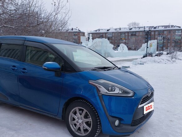 2017 Toyota Sienta II, синий, 1590000 рублей - вид 2