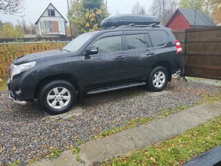 2015 Toyota Land Cruiser Prado 6-speed 150 Series Рестайлинг 1, чёрный, 3500000 рублей, вид 2