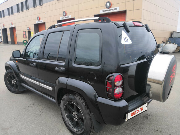 2005 Jeep Cherokee III (KJ) Рестайлинг, чёрный - вид 2