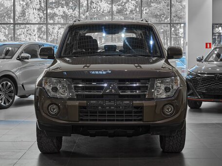 2012 Mitsubishi Pajero IV Рестайлинг 1, коричневый, 1799000 рублей, вид 2