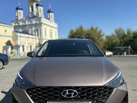 2020 Hyundai Solaris II Рестайлинг, коричневый, 1949000 рублей, вид 1