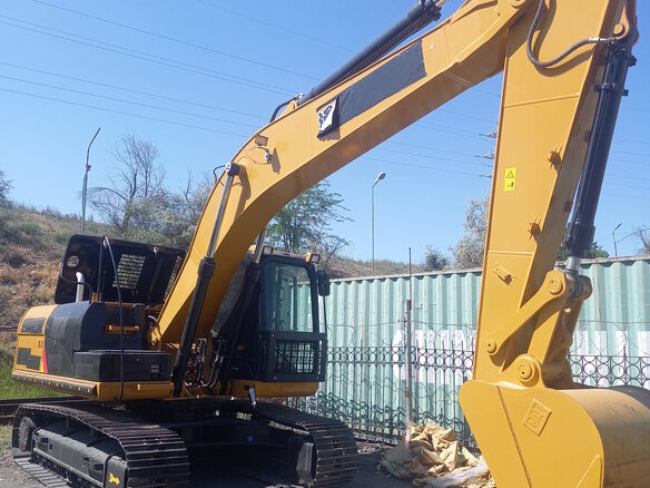 2016 Caterpillar 320D, жёлтый, 6400000 рублей - вид 1