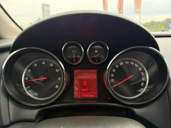 2013 Opel Astra J Рестайлинг, бежевый, 550805 рублей - вид 9