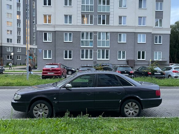 1996 Audi A6 I (C4), фиолетовый, 400000 рублей - вид 3