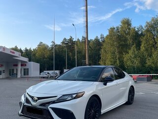 2021 Toyota Camry US Market VIII (XV70) Рестайлинг, белый, 3500000 рублей, вид 1