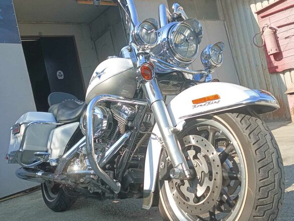 2008 Harley-Davidson Road King, белый, 1100000 рублей - вид 14