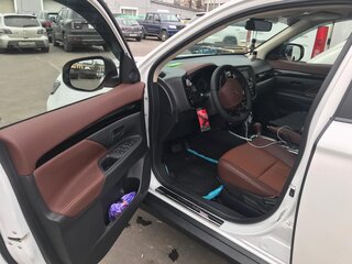 2019 Mitsubishi Outlander III Рестайлинг 3, белый, 1584000 рублей, вид 5