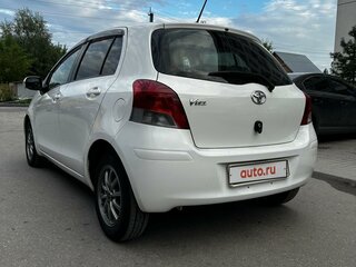 2010 Toyota Vitz II (XP90), белый, 650000 рублей, вид 4