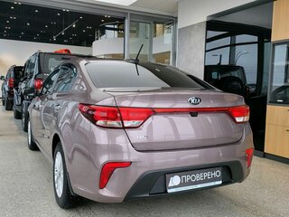 2019 Kia Rio IV, серый, 1300000 рублей, вид 5