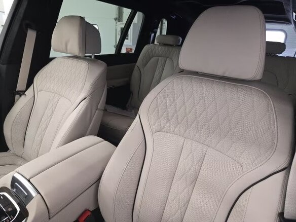2026 BMW X7 40i I (G07) Рестайлинг, синий, 18008400 рублей - вид 9
