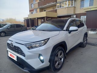 2019 Toyota RAV4 V (XA50), белый, 2700000 рублей, вид 2