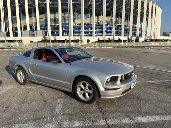 2005 Ford Mustang V, серый, 3100000 рублей - вид 1