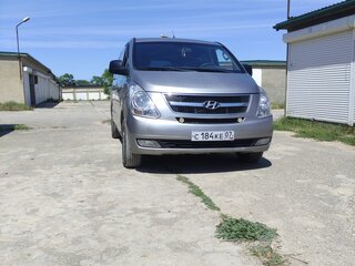 2011 Hyundai Grand Starex I, серый, 1600000 рублей, вид 4