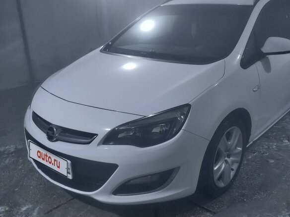 2013 Opel Astra J Рестайлинг, белый, 850000 рублей - вид 1