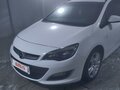 2013 Opel Astra J Рестайлинг, белый, 850000 рублей - вид 1