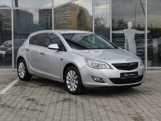 2011 Opel Astra J, серебристый, 1100000 рублей, вид 2