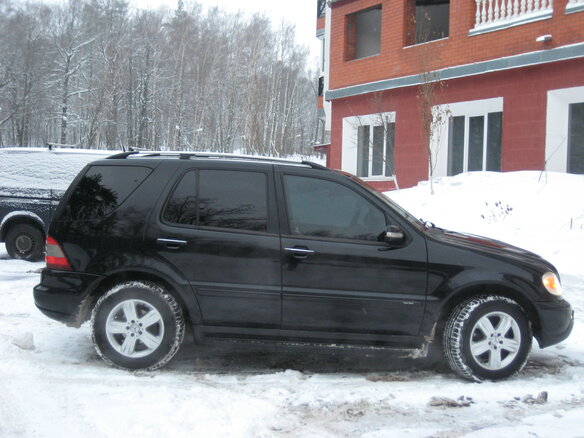 2004 Mercedes-Benz M-Класс 350 I (W163) Рестайлинг, чёрный - вид 3