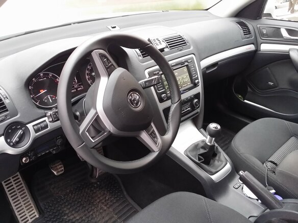 2012 Skoda Octavia Scout II (A5) Рестайлинг, белый - вид 3