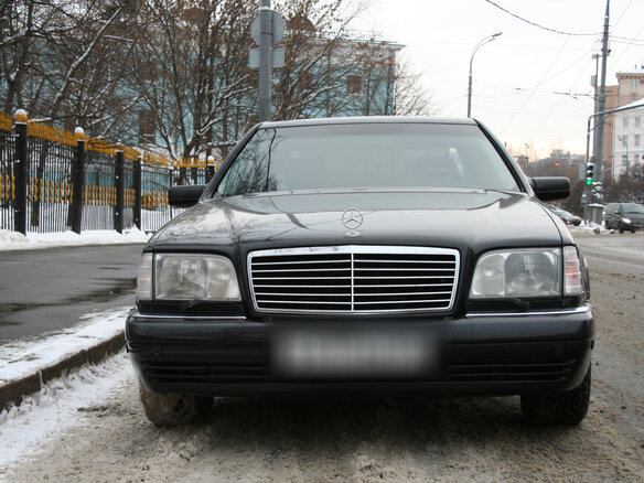 1998 Mercedes-Benz S-Класс 500 III (W140) Рестайлинг, чёрный - вид 1
