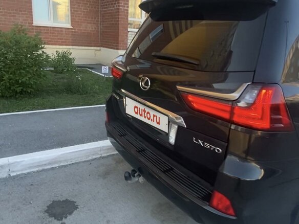 2016 Lexus LX 570 III Рестайлинг 2, чёрный, 6500000 рублей - вид 6