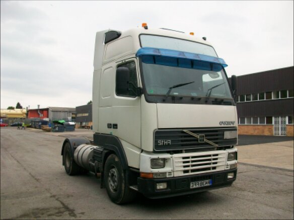 1999 Volvo FH, белый - вид 1