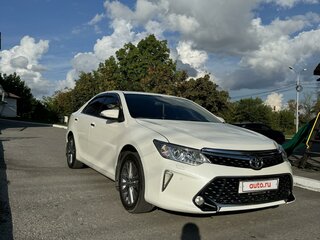 2015 Toyota Camry VII (XV50) Рестайлинг, белый, 1600000 рублей, вид 3