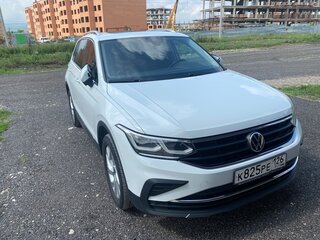 2021 Volkswagen Tiguan II Рестайлинг, белый, 3700000 рублей, вид 3