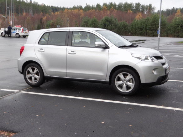 2009 Toyota Urban Cruiser I, серебристый - вид 1