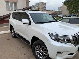 2020 Toyota Land Cruiser Prado 150 Series Рестайлинг 3, белый, 8509000 рублей, вид 2