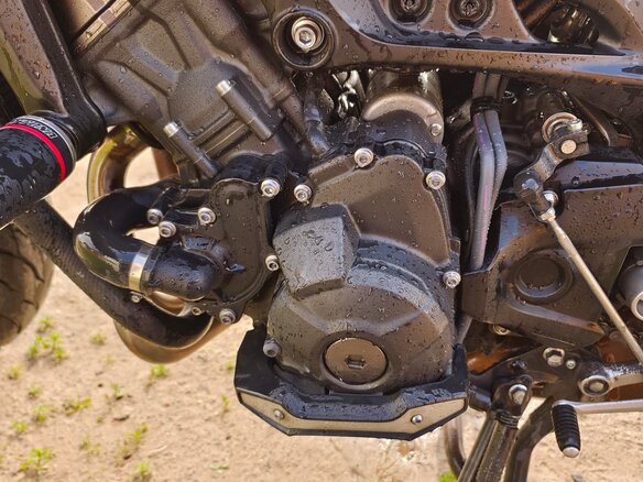 2015 Yamaha MT-09 Tracer (FJ-09), красный, 600000 рублей - вид 2