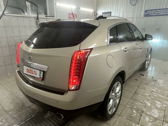 2011 Cadillac SRX II, золотистый, 990000 рублей - вид 3