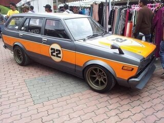 1984 Nissan Sunny B11, белый, 1000000 рублей, вид 1