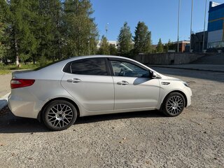 2012 Kia Rio III, серебристый, 950000 рублей, вид 4