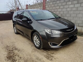 2017 Chrysler Pacifica RU, чёрный, 2800000 рублей, вид 3