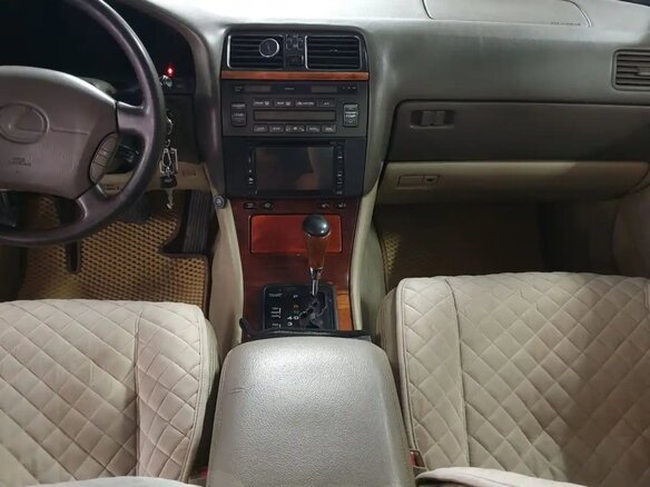 1997 Lexus LS 400 II, зелёный, 640000 рублей - вид 5