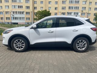 2020 Ford Escape IV, белый, 1500000 рублей, вид 4