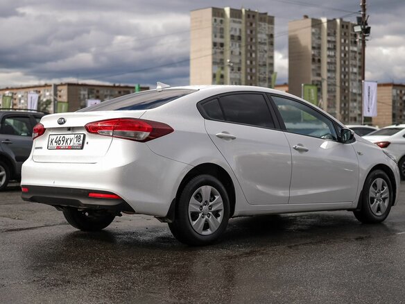 2017 Kia Cerato III Рестайлинг (Classic), белый - вид 4