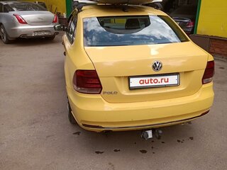 2018 Volkswagen Polo V Рестайлинг, жёлтый, 650000 рублей, вид 2