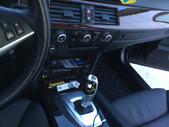2009 BMW 5 серии 530xi V (E60/E61) Рестайлинг, чёрный, 2000000 рублей - вид 14