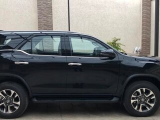 2022 Toyota Fortuner II Рестайлинг, чёрный, 6990000 рублей, вид 2