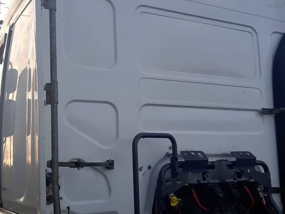 2011 Renault Premium, белый, 2500000 рублей - вид 3