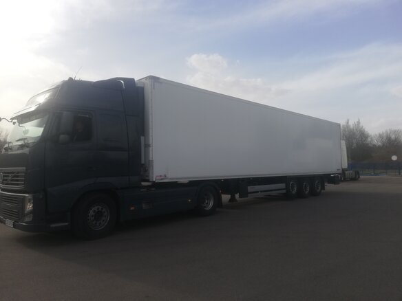2021 Schmitz Cargobull SKO, белый, 8200000 рублей - вид 1