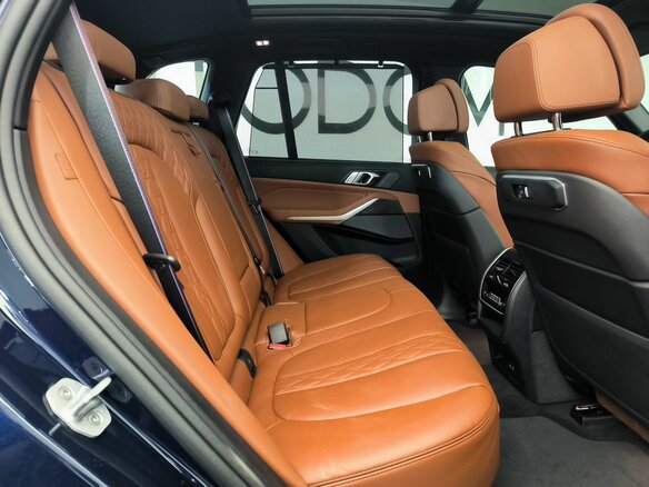 2025 BMW X5 40i IV (G05/G18) Рестайлинг, синий - вид 12