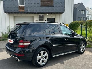 2009 Mercedes-Benz M-Класс 320 II (W164) Рестайлинг, чёрный, 1150000 рублей, вид 4